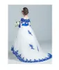2022 Off Axel Half ärms Flower Girl Dresses Wedding Royal Blue Applique High Low Low Train First Communion Party Dress Kids250g