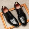 Scarpe Oxford da uomo Marrone Nero Stile classico Abito formale da uomo Business Office Wedding Lace Up Testa tonda Scarpe brogue in pelle da uomo