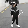 Pojkar Kläder Nya Spring Kids Tracksuit 3-12 År Passar Casual Print Reflective Jackor Sportkläder Sida Stripe Spliced ​​Sweatpants X0719