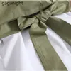 カジュアル2ピースセット女性ターンダウンカラーソリッドホワイトシャツドレスとクリスクロス弓包帯キャミス夏スーツ210601