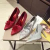 Летние сандалии Женщины дизайнер Мода заостренные высокие каблуки роскошный горный хрусталь тонкий каблук сандалии свадебные ботинки красный 220312