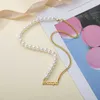 女性のための模造真珠の習慣のカスタムステンレススチールゴールドの縁石チェーンの女性名ネックレスゴスジュエリーギフト2021