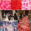 Fleurs de mariage 100pcs / pack 5 * 5cm Fleurs artificielles Simulation Pétales de rose Décorations de mariage Salle de mariage Belle fleur de rose