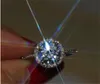 Klassisk kvinnlig bröllopsförlovning 1,2ct Runda Diamond Smycken Charm Vit Topaz Gemstone Boho Små Ringar för Kvinnor Partihandel