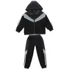 Pojkar Kläder Nya Spring Kids Tracksuit 3-12 År Passar Casual Print Reflective Jackor Sportkläder Sida Stripe Spliced ​​Sweatpants X0719