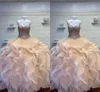 놀라운 샴페인 Quinceanera 드레스 Strapless Beaded Crystals 코르셋 백 프릴 볼 가운 댄스 파티 공식적인 여성 달콤한 15 16 소녀