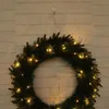 Decoraciones navideñas 30 cm Corona de pino artificial Cabeza amarilla LED PVC para fiesta en casa Decoración Pared Puerta Ventana (sin