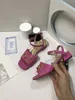 Kadınlar Düşük Topuk Kare Toes Luxurys Tasarımcılar Rahat Ayakkabılar Metal Toka Zincir Dana Deri Deri Loafer Lady Düğün Sandalet Parti Elbise Ayakkabı Boyutu 35-41 6 Renk