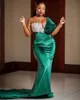 2022 Plus Size Green Mermaid Velvet Prom Dresses Lace Beaded Sheer Neck Evening Formal Party Illusion Long Sleeve Gowns Dress