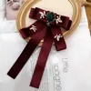 Vintage Fabric Bow Rhinestone Cloth Art Neck Ties Pins och Brooch Ladies Shirt Collar Smycken Tillbehör för Women Present