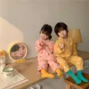 Pigiama per ragazzi e ragazze in cotone cartone animato Set Unsiex per bambini morbido colletto da notte Indumenti da notte Abbigliamento da notte per bambini 2 pezzi set 210615