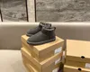 2023 GORĄCE AUS UGGSITY KRÓTKOWE KRÓTKOWE MINIWOMEN SNOW BOTY KTÓRY BOOT MAN PLUSH PLUSH Casual Sheepskin Suede Buty kasztanowe szary 3522ess