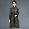 女性の革のフェイク女性2022春秋のマルチカラーフローラルプリント本物のコート女性本物のシープスキンジャクセクスレディースロングアウターd34