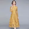 Mode Designer Vår Elegant Lace Hollow Out Klänningar Robe Kvinnor O-Neck Slimtemperament Vintage Midi Dress 210520