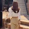 Camicetta da donna in pizzo di cotone Moda stile coreano Camicie con scollo a V Camicia a maniche lunghe Puff Sweet Top Donna 11013 210427