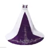 Robes de mariée gothiques rétro blanches et violettes avec ruban sexy sans bretelles broderie satin corset pays robes de mariée balayage train 2021 plus la taille robe mariee