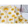 Familienmode Chrysantheme Strickmantel Mutter Baby Baumwolle Mama und ich Kleidung Kleidung Passende Outfits 210521