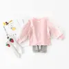 春のかわいい赤ちゃんの女の子の焼き付けメッシュパッチワークTシャツ子供綿のファッションプリンセストップス服0-4Y 210508