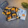 Sommar hamburg design nyfödda pojke kläder set mode t-shirt + jean byxor 2pcs baby outfits pojkar mode småbarn 0-24m g1023