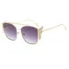 Mode Elegant Luxury Shiny Diamond F Wing Solglasögon för kvinnor Klassisk retro Summer Beach Metal UV400 Sun Glasses Eyeglasses5576880