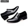 LuckMan hommes chaussures habillées en cuir PU mode hommes robe d'affaires mocassins pointus chaussures noires Oxford respirant chaussures de mariage formelles H1125