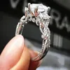 Vintage Princess Cut Lab Diamond Ring 925 STERLING Gümüş Nişan Düğün Bandı Halkaları Kadınlar Gelin Güzel Partisi Takı Cluste263v