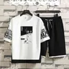 Camicia da uomo in 2 pezzi Set da uomo Moda Hip Hop Streetwear Camicie con stampa + Pantaloncini sportivi Abbigliamento da uomo Tuta casual da uomo Set 210722