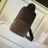 Top Avenue Sling Shoulder Bag Fashion Classic Men Bröst Korsk Kropp Sportig Travel Casual Äkta Läder Kanfastryck Utomhus axlar Väskor