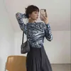 Yedinas 넥타이 염료 블루 메쉬 탑 긴 소매 티셔츠 여자 TurtleNeck Tshirt 디자이너 Y2K 패션 봄 가을 220208