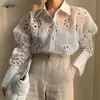 Witte kant blouse bloemen borduurwerk shirt lente holle tops plus size sexy doorkijk door lange mouw Blusas 13369 210508