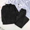 Hean Black Sleepwear Kobieta Satin 2 Sztuka Zestaw Solid Kobiety Piżamy Luźne Spodnie Casual Home Suit Staje Nightwear Winter Pocket