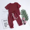 Ins Summer Fall Toddler Kids Boys Girls Girls String Sleeve Short Flant Tees Straps Pants 2Pieces Cotton Suits Quality Kids Clothing 546 K2