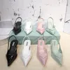 Luxury Designer Brand Orasted Toe Sandals 2021 Новейшие модные Женские Платье Кожа Высокие каблуки Сексуальная Алфавитная Ткань Обувь