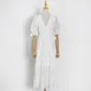 Blanco ahueca hacia fuera el vestido elegante para las mujeres con cuello en V Puff media manga de cintura alta vestidos de moda femenina ropa 210520