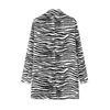 Streetwear Mulheres Zebra Stripes Imprimir Casacos Moda Senhoras Botão de Botão Causal Causal Cause Chic Bolso Jackets 210430