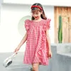 Dziewczyny Plaid Dress 2021 Nowe Letnie Ubrania Dzieci Nastolatki Dzieci bawełniane Sukienka Fly Rękaw Plisowana siatka Cute Baby Dress, # 5996 Q0716