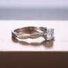 高級レディース結婚指輪ファッション宝石婚約女性ジュエリーシミュレートされたパーティーギフトのためのダイヤモンドリング