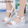 2021 Chaussures d'été Femme Plate-forme Sandales Femmes Cuir Souple Casual Open Toe Gladiator Wees Trifle Mujer Femmes Chaussures Appartements X0526