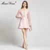 Summer Runway Pink Spaghetti Strap Robes Femmes Manches Lanterne Paillettes Imprimé Vintage Jacquard Robe Courte 210524