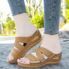 Vrouwen sandalen uitgesneden wig sandalen vrouwen platform schoenen mode etnische platte schoenen vrouwelijke slippers outdoor sandalen y0721