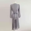 Novas chegadas 2021 Coreano Chic Outono Vintage V V-Decote de Manga Longa Cor Sólida Chiffon Plissado Dress Escritório Senhora Casual Midi Dress Y1204