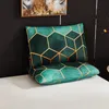 Nordic Simple Geometric Plaid -позолоченная пуховая одеяла наборы Burgundy Golden Lines STED с наборами с наволочкой Double Queen King Quilt Cove6151203