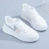 Sapatilhas de Sapatos de Verão Branco Mesh Beather Mulheres Baixas Tops Treinadores Skateboarding Sapatos Moda Casual Esportes Sapatos Fábrica Atacado