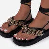 Women Chain Decoration Thong Sandals Kvinnlig plattform Cross bundna spetsar upp lägenheter 2021 Big Size Summer Ladies Beach Casual Footwear