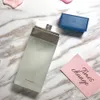 Profumo spray classico da donna 100 ml EDT Note floreali azzurre Stesso marchio italiano Massima qualità e consegna veloce