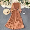 Jesień Moda Streetwear Długa Dress Design Francuski Plisowany Maxi Sukienka Kobiety Elegancka O Neck Długi Rękaw Dresy Line 211029