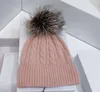 Bonnet en laine en tricot torsadé noir avec pompon en fourrure bonnet/casquettes de tête de mort chapeaux de Sport hiver bonnet de Ski chapeau femmes