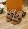 Luxury Slide Designer Stylish Women Wool Sandals Warm Comfort Slippers Woman Slipper Shoes Autumn Winter Slides Scuffs Sandal Size 35-41