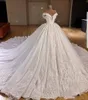 Robe de ballon de luxe robe de mariée sur les paillettes de dentelle épaule balayer robe de mariée de train et robe de robe de haute qualité taille de haute qualité