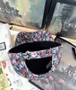 21ss Yaz Çiçek Casquette Şapka Geniş Ağız Şapkalar Harfler Karikatür Baskı Kadın Erkek Moda Klasik Charm Naylon Sonbahar Bahar Ayarlanabilir Feuded Cap Sunhat